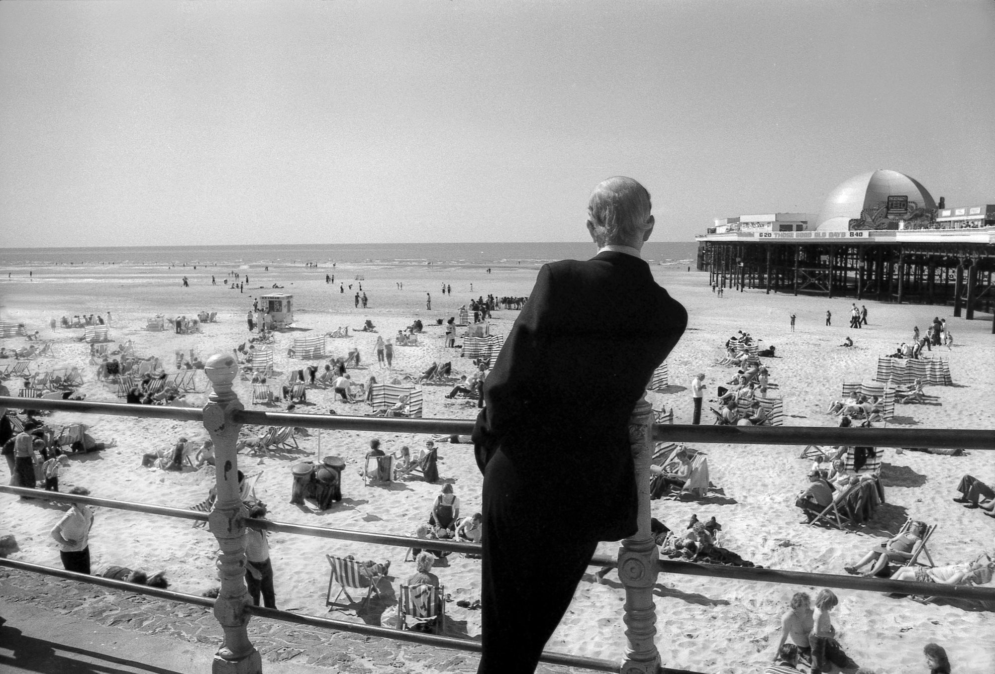 PADDY SUMMERFIELD: THE HOLIDAY PICTURES